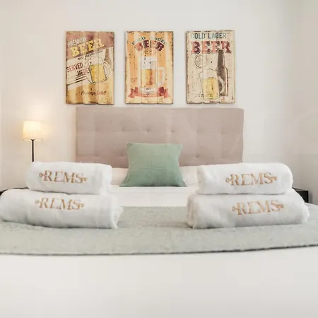 Minimalist In The Heart Of By Rems Apartment Malaga